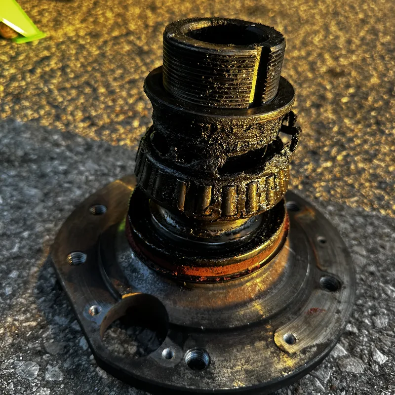 Spindle and bearing components during wheel-end service